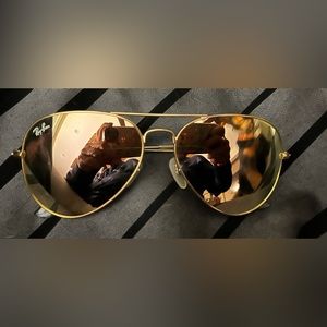 Ray-Ban Sunglasses never worn to big for my face.